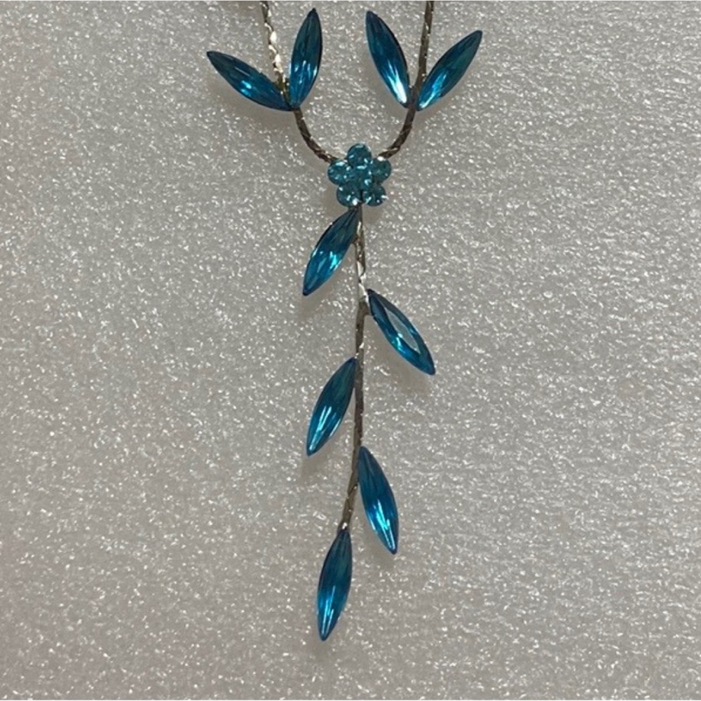 Aqua BLUE ROSE ACRYLIC CRYSTAL NECKLACE AND EARRINGS SET - Picture 3 of 4